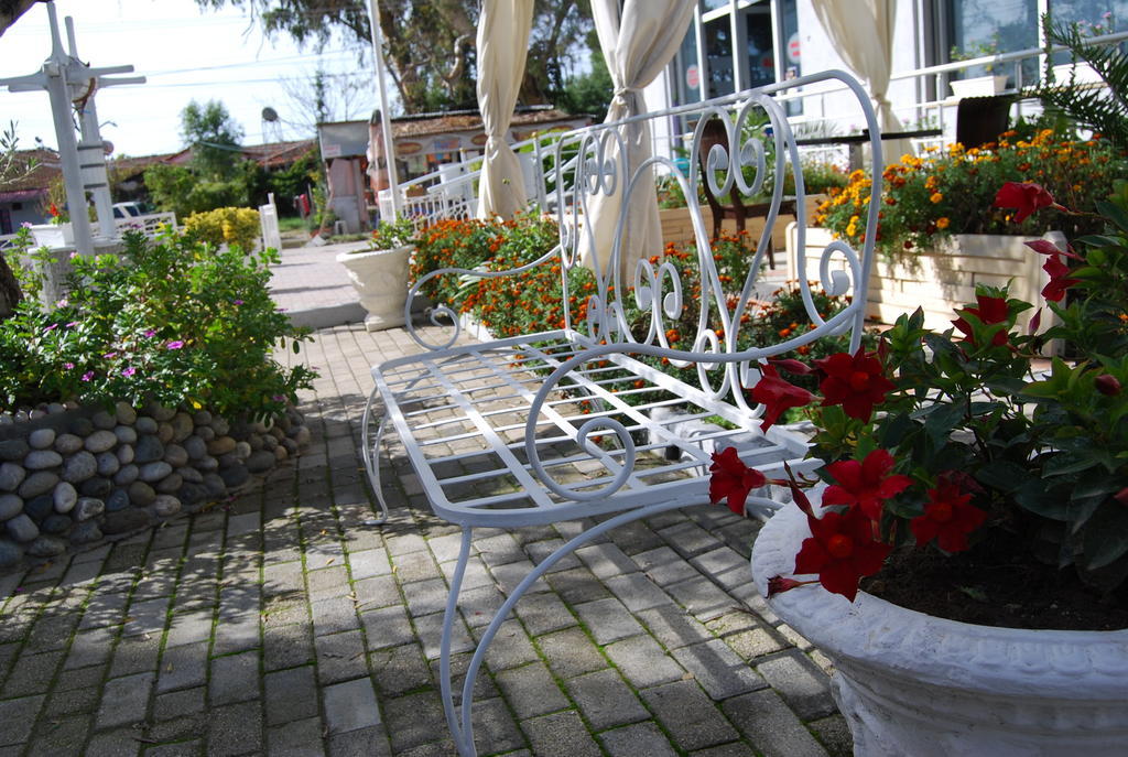Hotel Marika Golem  Exterior foto