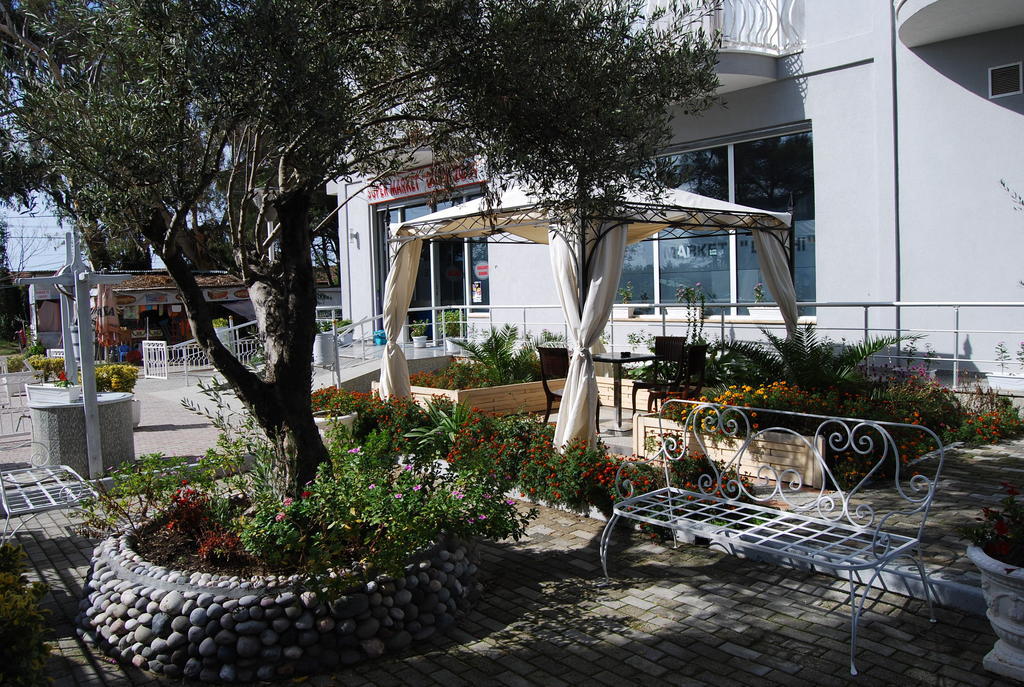 Hotel Marika Golem  Exterior foto